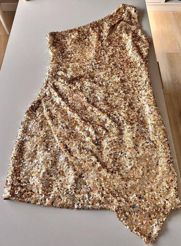 Jurk kleed medium goud paillet, Kleding | Dames, Jurken, Zo goed als nieuw, Ophalen of Verzenden