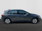 Volkswagen Golf VIII Golf 1.0 TSI Life OPF, Handgeschakeld, Zilver of Grijs, Stadsauto, 104 g/km