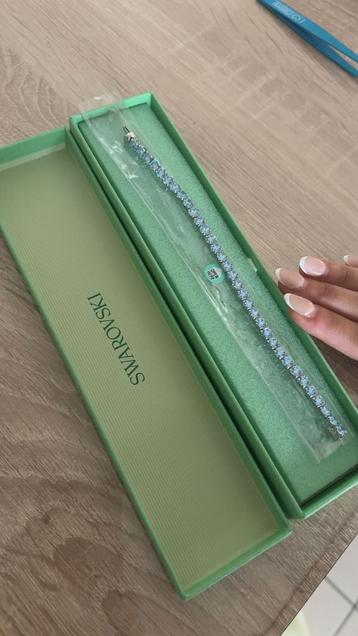 Swarovski armband beschikbaar voor biedingen