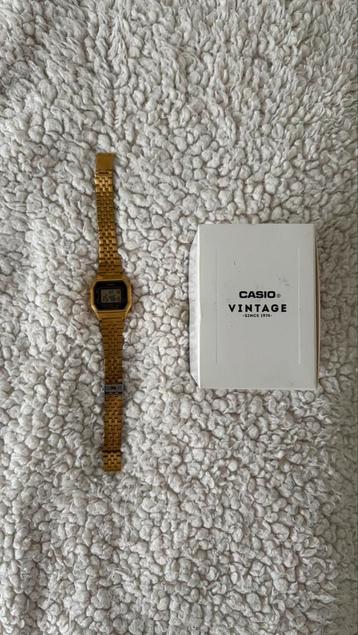 Vintage Casio horloge beschikbaar voor biedingen