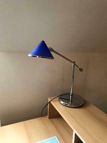 Bureaulamp met melkglas blauw en ledlicht