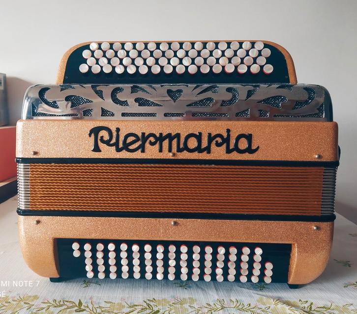 Zeer mooie Piermaria accordeon, Muziek en Instrumenten, Accordeons, 96-bas, Ophalen