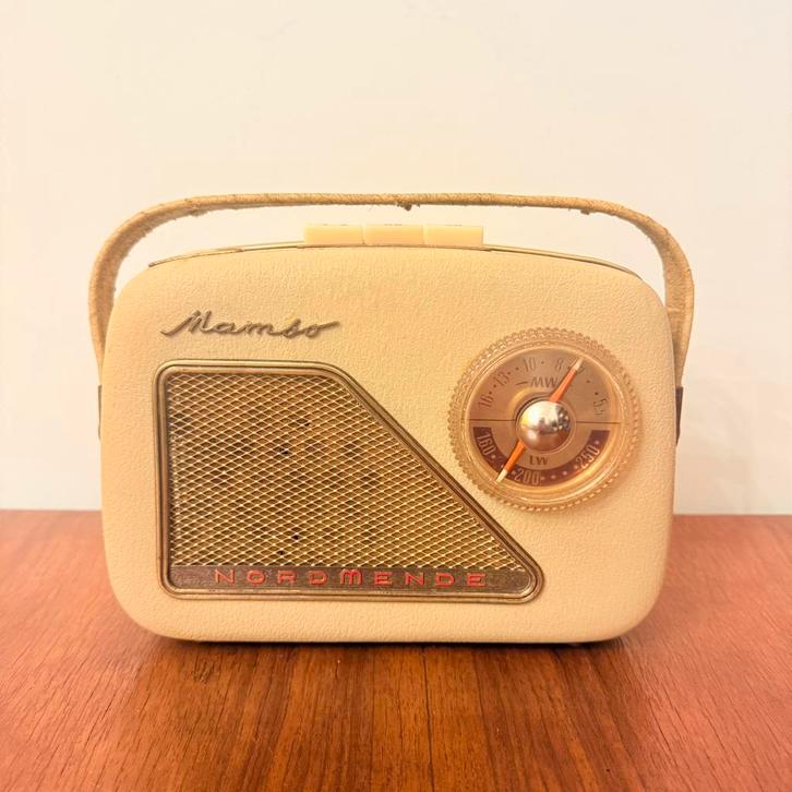 VINTAGE BUIZENRADIO NORDMENDE MAMBO 1958 ZELDZAAM BUISRADIO, Antiek en Kunst, Antiek | Tv's en Audio, Verzenden