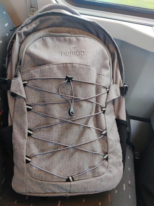 Rugzak Nomad Velocity 24l Grey, Handtassen en Accessoires, Tassen | Rugtassen, Zo goed als nieuw, Nomad, 40 cm of meer, 60 cm of meer