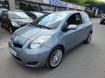 Toyota Yaris 1300 automatique avec 81.000 km garantie "Moto4, Auto's, Toyota, Stof, 4 cilinders, Grijs, 74 kW