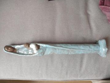 Vintage keramisch beeld beschikbaar voor biedingen