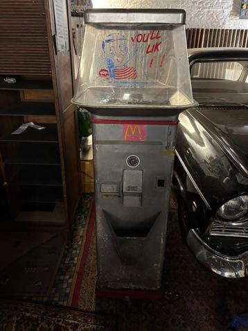 Oude McDonald's fastfood popcorn automaat beschikbaar voor biedingen