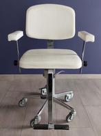 Fauteuil à pompe, Enlèvement