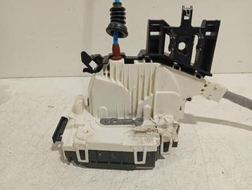 PORTIERVANGER CV ELEKTR. RECHTS VOOR A (W176) (A1667200435) beschikbaar voor biedingen
