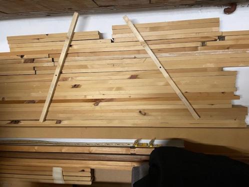 Stapel geschaafd hout + werktafel, Doe-het-zelf en Bouw, Hout en Planken, Nieuw, Balk, Grenen, 250 tot 300 cm, Minder dan 25 mm