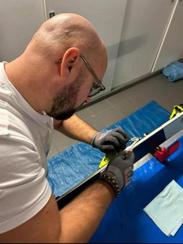 Traditioneel snowboard en ski onderhoud beschikbaar voor biedingen