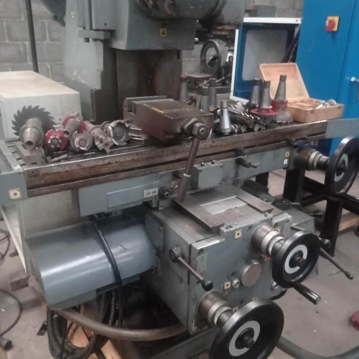 fraiseuse vernier FV300 avec outillage, Doe-het-zelf en Bouw, Gereedschap | Freesmachines, Ophalen