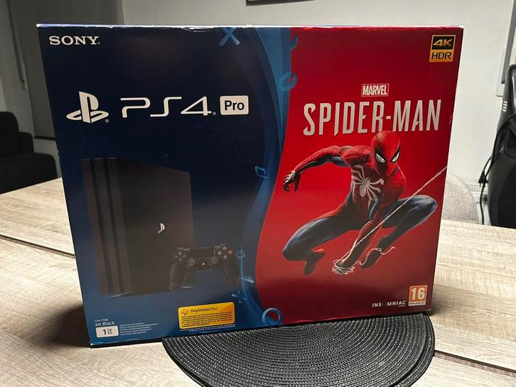 PS4 Pro 1TB + 2 controllers, Games en Spelcomputers, Spelcomputers | Sony PlayStation 4, Gebruikt, Pro, 1 TB, Met 2 controllers