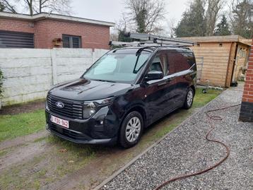 Ford Transit Courier 2024, Auto's, Start-stop-systeem, Stof, Zwart, Handgeschakeld