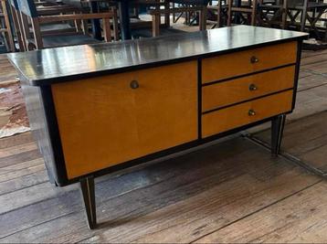 Vintage ladekast (jaren 1950-60) beschikbaar voor biedingen