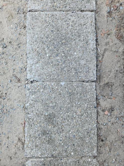 Gratis 67 betontegels 51x51x10 cm (17,5 m²), Tuin en Terras, Tegels en Klinkers, Gebruikt, Overige typen, Beton, 10 m² of meer