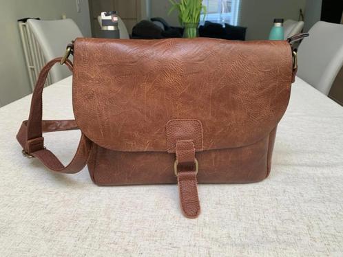 Vintage crossbody tas – verstelbare riem & opbergvakken, Handtassen en Accessoires, Tassen | Damestassen, Zo goed als nieuw, Handtas