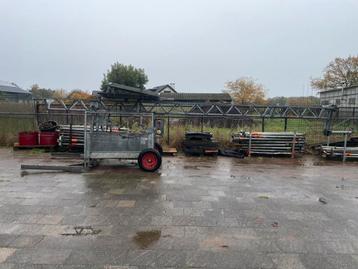 Bouwlift poly-lift materiaallift beschikbaar voor biedingen