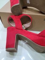 Belle chaussure portee 4 fois et en tres bon etas  deux pair, Kleding | Dames, Ophalen of Verzenden, Zo goed als nieuw
