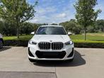 BMW X1 sDrive18i M Sport / PANODAK / TREKHAAK / DODE HOEK, Auto's, BMW, Gebruikt, Wit, Leder, Bedrijf