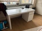 Bureau IKEA MALM blanc, 140x65 cm, Huis en Inrichting, Ophalen, Zo goed als nieuw, Bureau