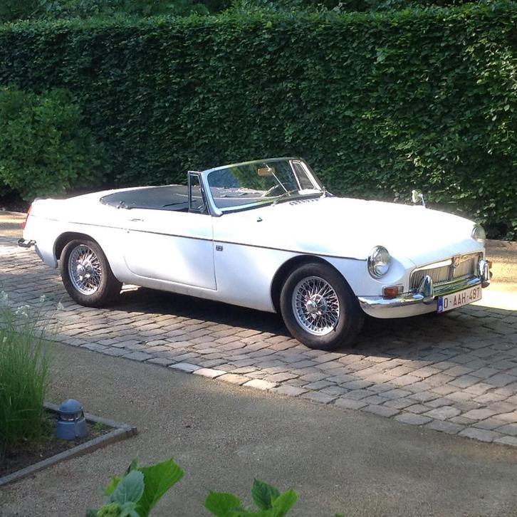 MGB 1965, Auto's, MG, Particulier, B, Cabriolet, 2 deurs, Handgeschakeld, Wit, Zwart, Leder, Achterwielaandrijving, Ophalen