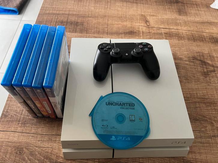 PS4+een controller en een paar games, Games en Spelcomputers, Spelcomputers | Sony PlayStation 4, Gebruikt, Original, 500 GB, Met 1 controller