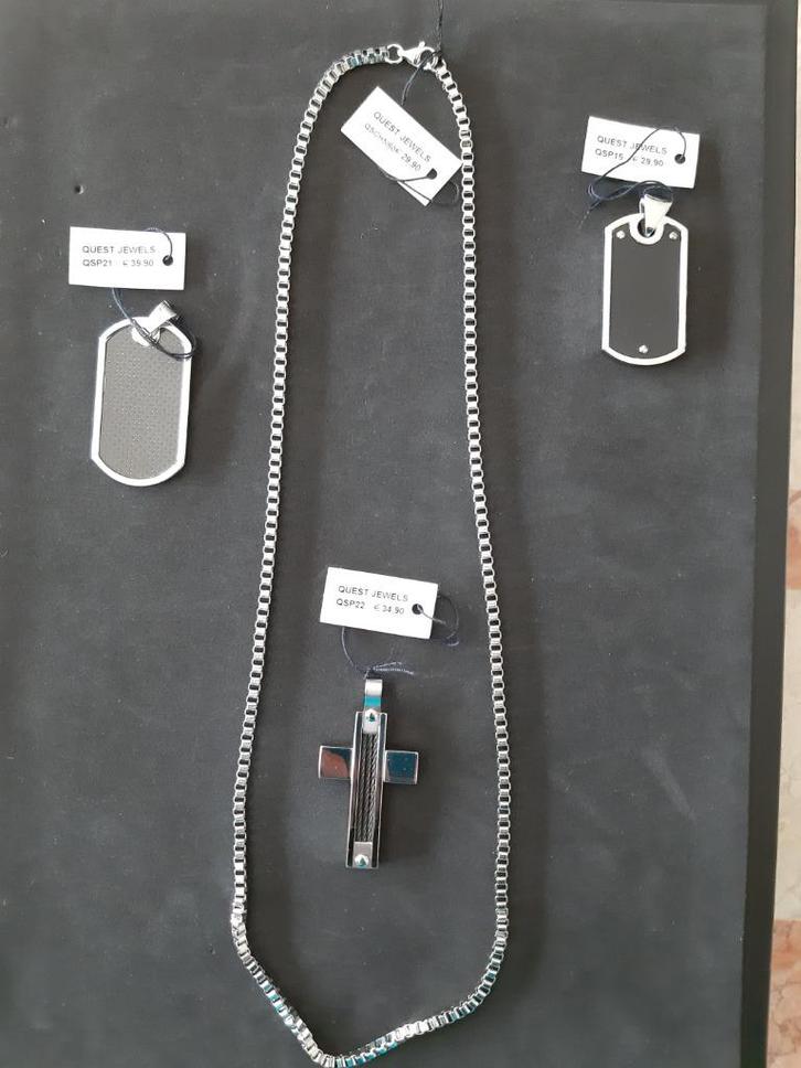 Chaîne en acier + 3 pendentifs différents - NEUF !, Bijoux, Sacs & Beauté, Colliers, Neuf, Autres matériaux, Argent, Enlèvement ou Envoi