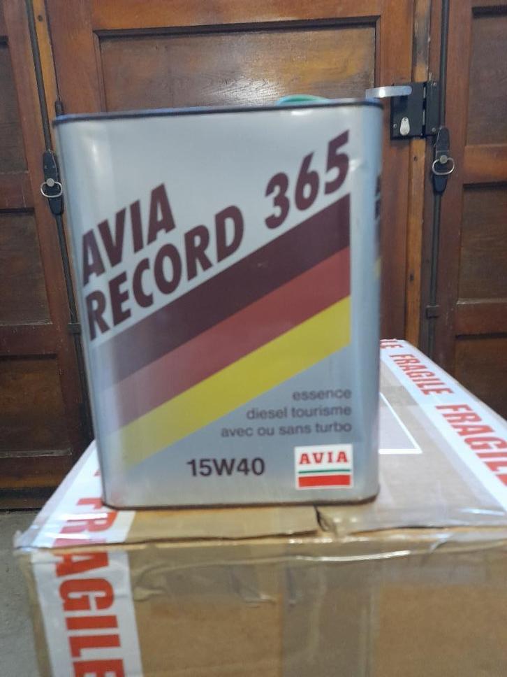 ancien bidon huile vide avia reccord 365 15w40, Collections, Marques & Objets publicitaires, Utilisé, Autres types, Envoi