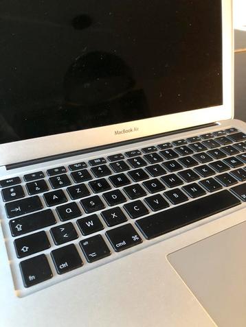 MacBook Air 2010, start op met vraagteken. beschikbaar voor biedingen