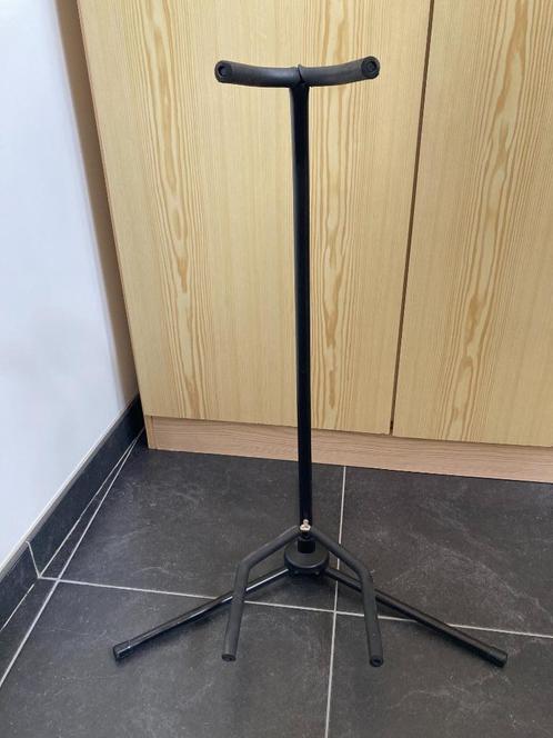 Gitaar statief , staander , universeel, Muziek en Instrumenten, Standaarden, Zo goed als nieuw, Instrumentstandaard, Gitaar, Ophalen of Verzenden