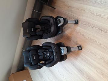 Autostoel recaro zero 1. 2 stuks + kinderverkleiners erbij  beschikbaar voor biedingen