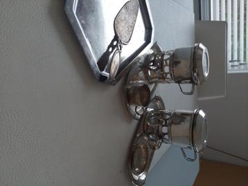 Verzilverde koffiefilters en toebehoren beschikbaar voor biedingen