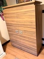 Degelijke kast met legboorden, Enlèvement, Comme neuf