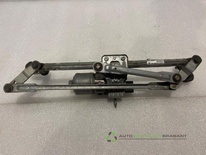 Moteur essuie-glace avant d'un Volkswagen Polo, Autos : Pièces & Accessoires, Vitres & Accessoires, Volkswagen, Utilisé, 3 mois de garantie