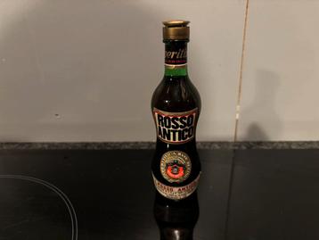 Mini flesjes beschikbaar voor biedingen