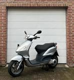 Piaggio Fly 125cc 4t M42 *1ste eigenaar* *5674 km* *BE*, Motoren, Scooter, Bedrijf, 125 cc, 11 kW of minder