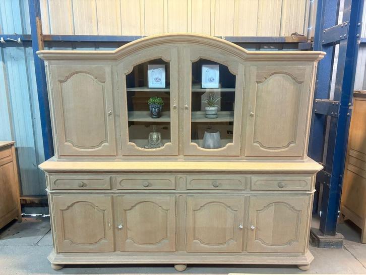 GROOT DRESSOIR MET TWEE DELEN IN GEAEROGUMD EIKENHOUT, Huis en Inrichting, Kasten | Buffetkasten, Zo goed als nieuw, Eikenhout