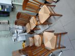 Eettafel met 6 stoelen met rieten zitvlak en dressoir., Huis en Inrichting, Stoelen, Ophalen, Zo goed als nieuw