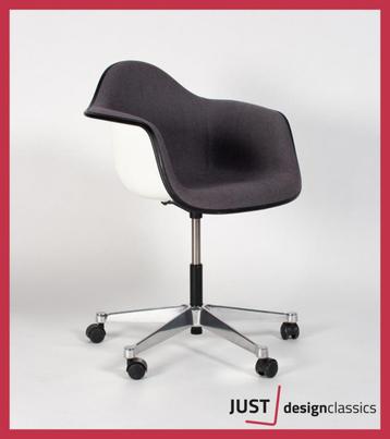 Vitra Eames Plastic Arm Chair PACC Bruin (voorraad:10)