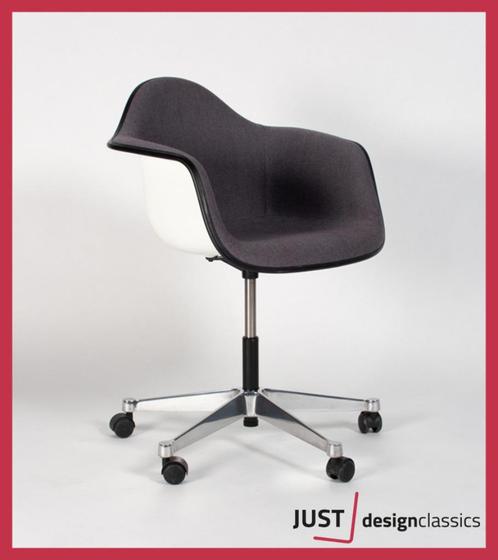 Vitra Eames Plastic Arm Chair PACC Bruin (voorraad:10), Maison & Meubles, Chaises, Comme neuf, Cinq, Six Chaises ou plus, Brun