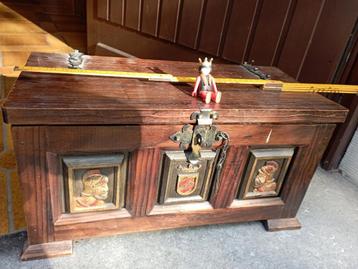 662) houten opbergkistje (49cm lang) beschikbaar voor biedingen