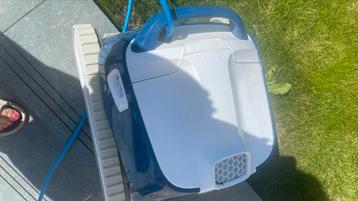 Robot de piscine beschikbaar voor biedingen