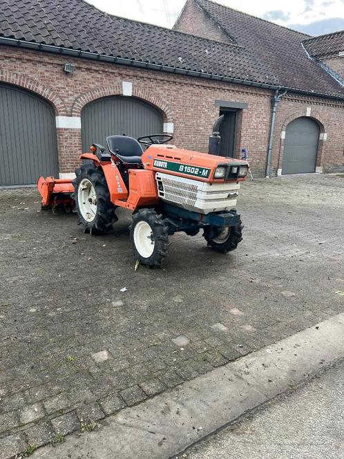 *prachtige kubota b1502 18pk 3cil 4x4 me frees+ hydro 3punt*, Zakelijke goederen, Landbouw | Tractoren, 250 tot 500 cm, Overige merken