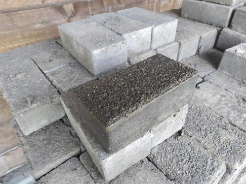 Terras/oprit grijs-blauwe beton klinkers (gebruikt) - Gratis, Tuin en Terras, Tegels en Klinkers, Gebruikt, Klinkers, Beton, 10 m² of meer