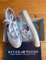 Mooie zilverkleurige sneakers River Woods dames maat 39, Kleding | Dames, Schoenen, Verzenden, Zo goed als nieuw, Sneakers