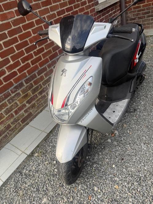 Kisbee ( goed lezen ) A klasse , stond lang stil, Fietsen en Brommers, Scooters | Peugeot, Gebruikt, Klasse A (25 km/u), Benzine