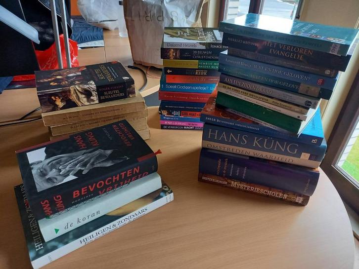 Verzameling boeken religie deel2, Boeken, Godsdienst en Theologie, Zo goed als nieuw, Boeddhisme, Christendom | Katholiek, Christendom | Protestants