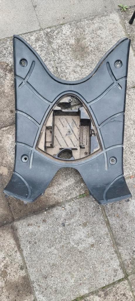 Keeway hurricane 50cc scooter voetkap, Fietsen en Brommers, Brommeronderdelen | Algemeen, Carburateur, Ophalen of Verzenden