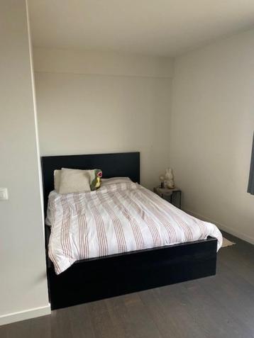 bed 140x200cm + matras, Enlèvement ou Envoi, Brun, 200 cm, Bois